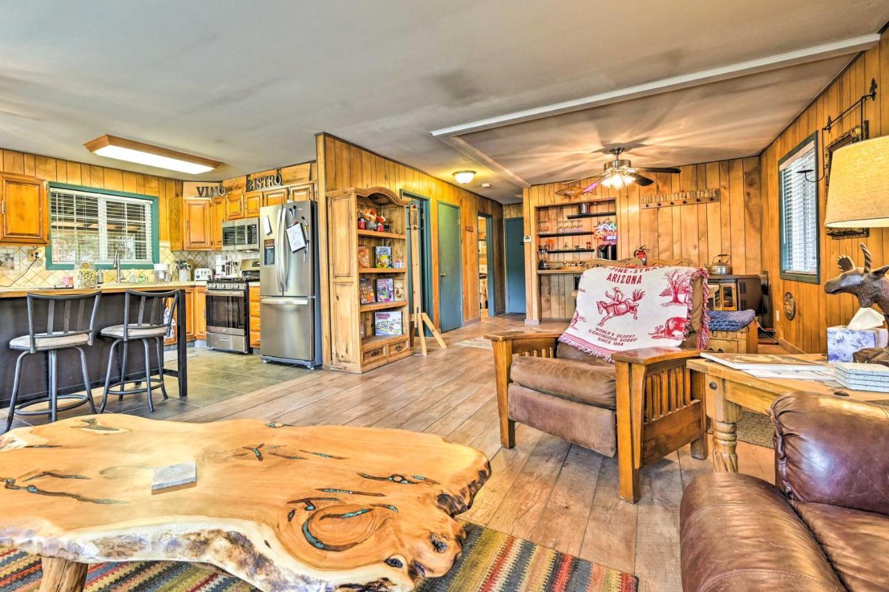 Pine Cabin In The Woods With Yard And Grill! Exterior photo